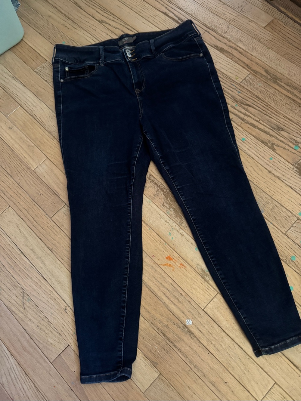 Torrid Super Soft High Rise 3-Button Jegging Size 20R - Picture 3 of 5